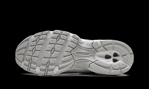 530 "Silver Metallic Polka Dots"