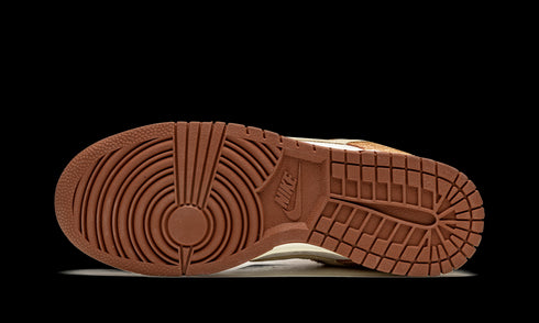 Dunk Low PRM "Medium Curry"