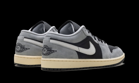 Air Jordan 1 Low SE "Light Smoke Grey" HQ2010 012