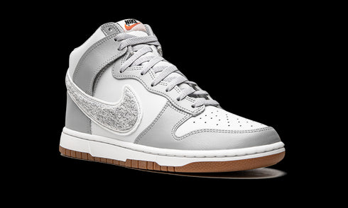 Dunk High "Chenille - Light Smoke"