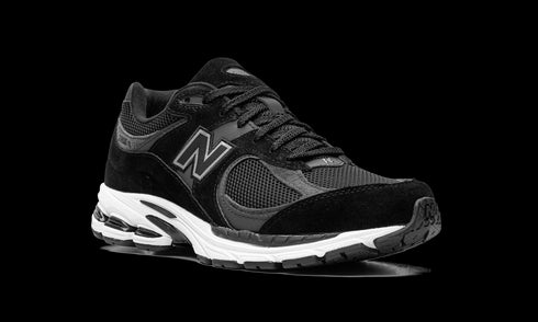 2002R "Black / Gunmetal"